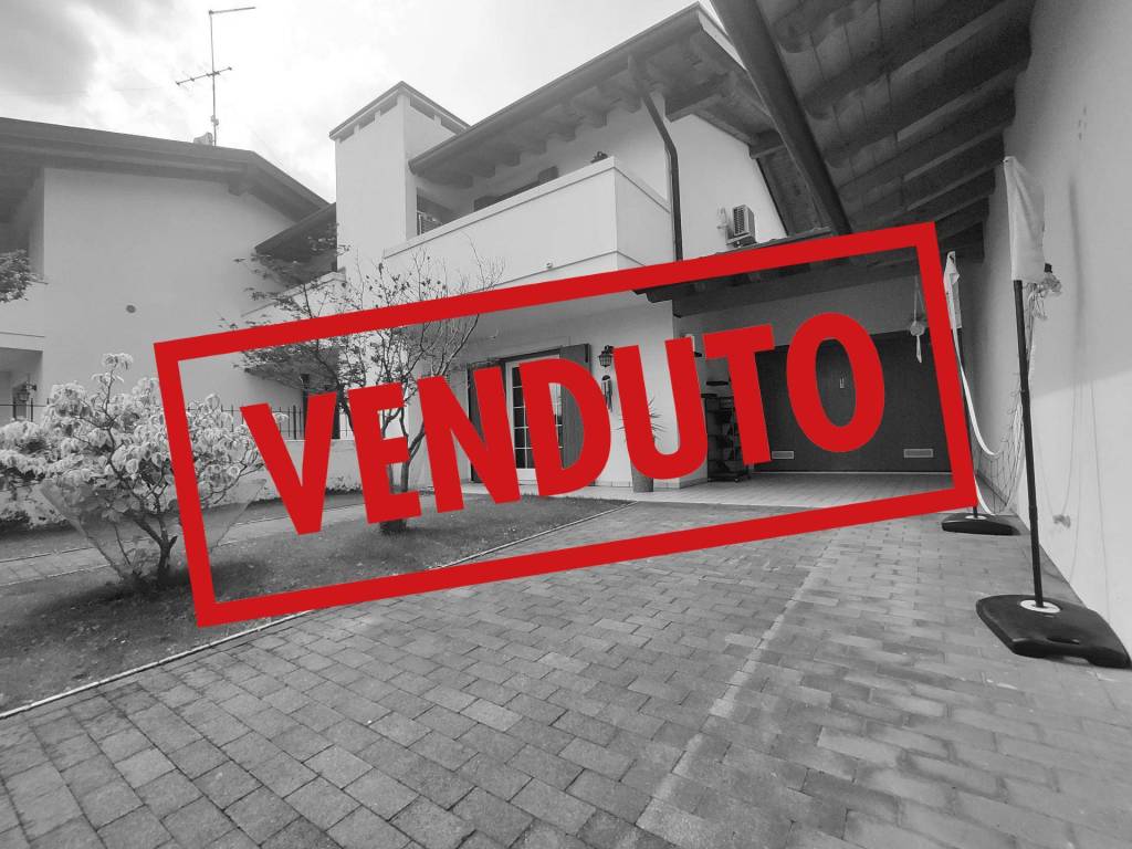 casa indipendente in vendita a Caneva