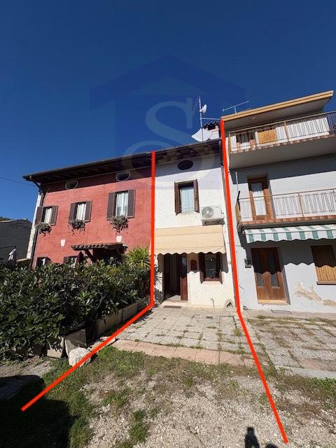 casa indipendente in vendita a Caneva in zona Sarone