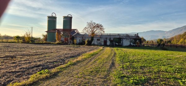 capannone in vendita a Caneva in zona Fratta