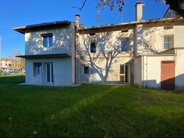 casa indipendente in vendita a Caneva