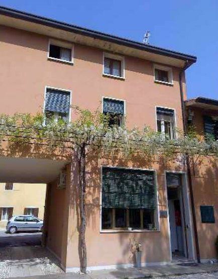 casa indipendente in vendita a Caneva in zona Fratta