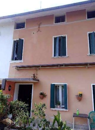 casa indipendente in vendita a Caneva in zona Fratta