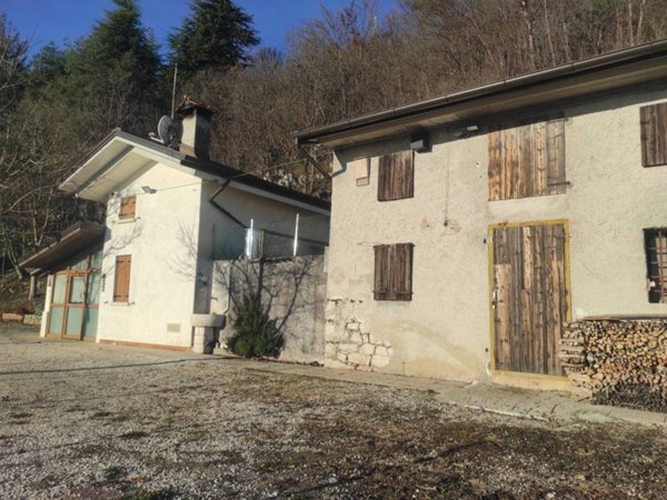 casa indipendente in vendita a Caneva