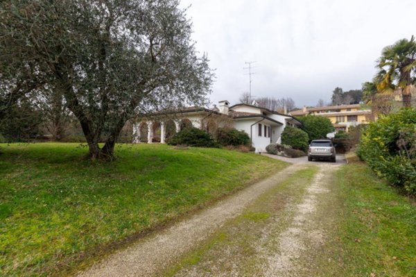 casa indipendente in vendita a Caneva