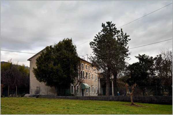 casa indipendente in vendita a Caneva in zona Stevenà