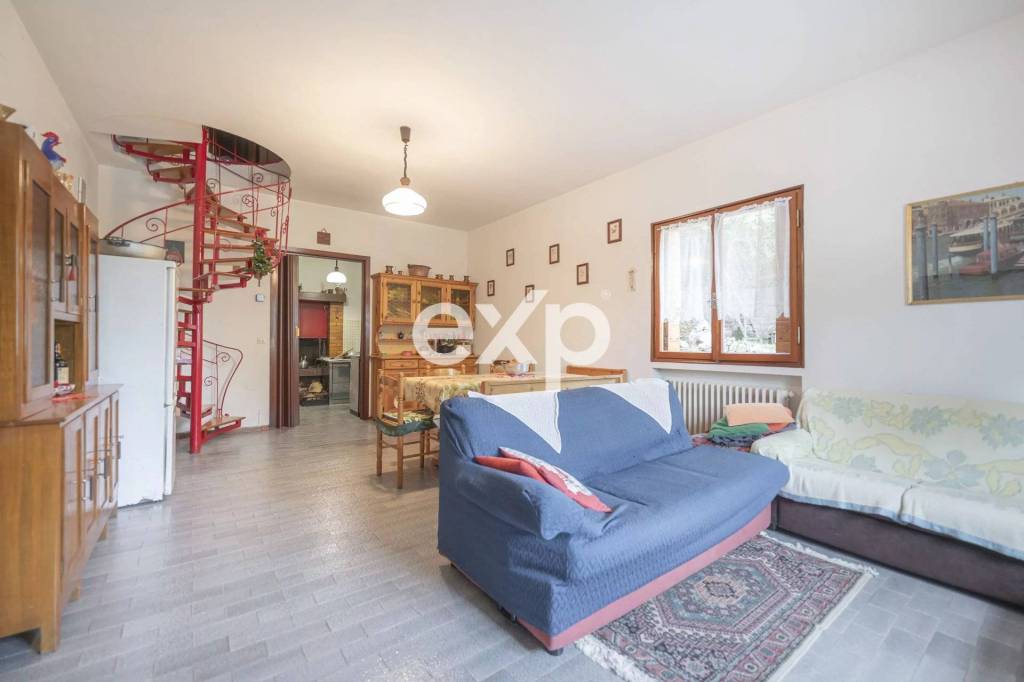 casa indipendente in vendita a Caneva