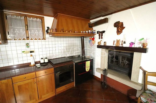 casa indipendente in vendita a Caneva in zona Stevenà