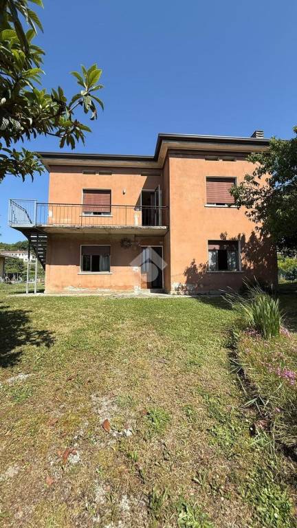 casa indipendente in vendita a Caneva in zona Stevenà