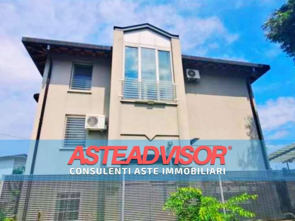 casa indipendente in vendita a Caneva in zona Sarone