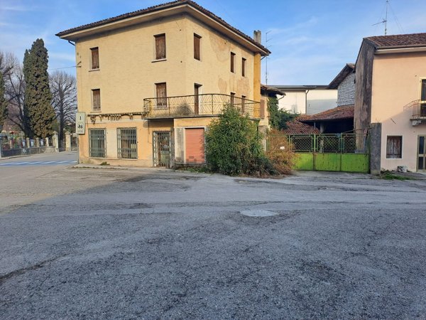 casa indipendente in vendita a Caneva in zona Stevenà