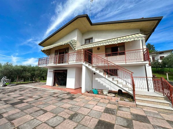 casa indipendente in vendita a Caneva in zona Stevenà
