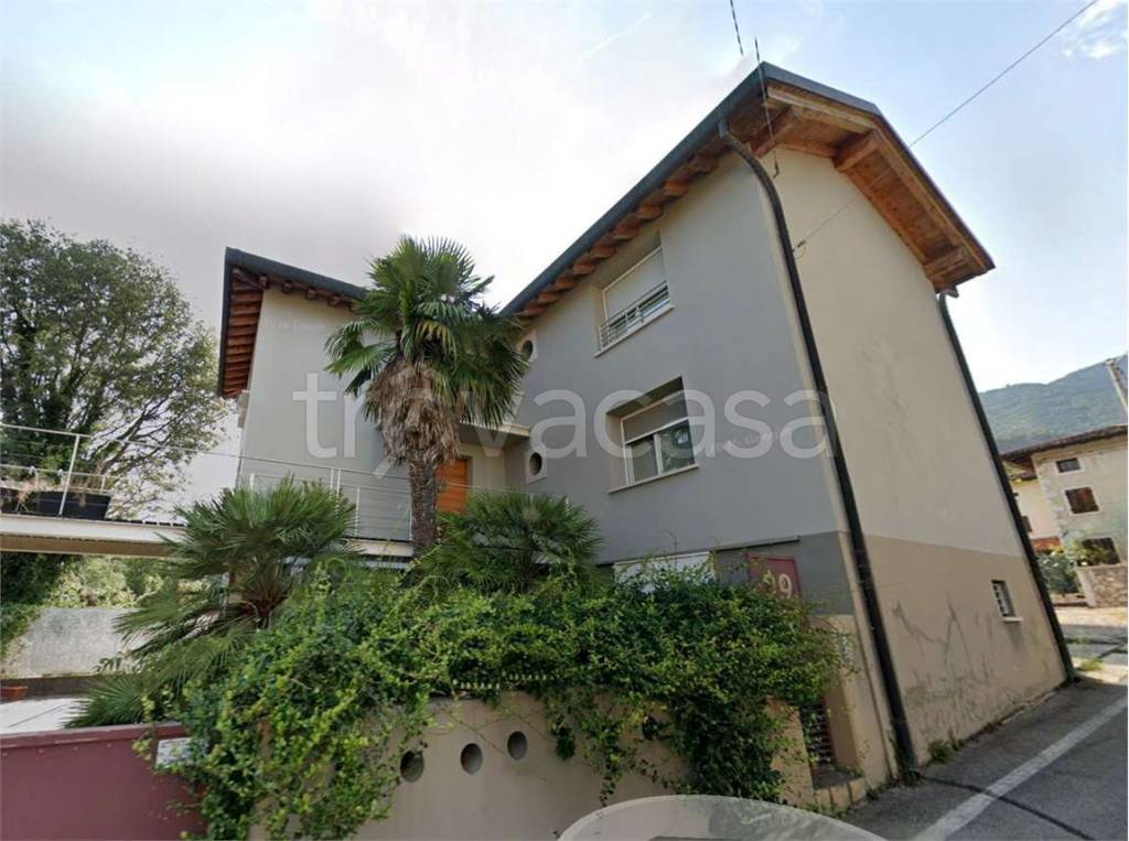 casa indipendente in vendita a Caneva