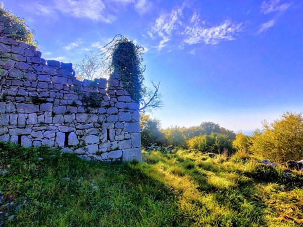 casale in vendita a Caneva