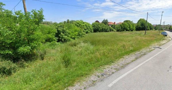 terreno edificabile in vendita a Caneva in zona Fiaschetti