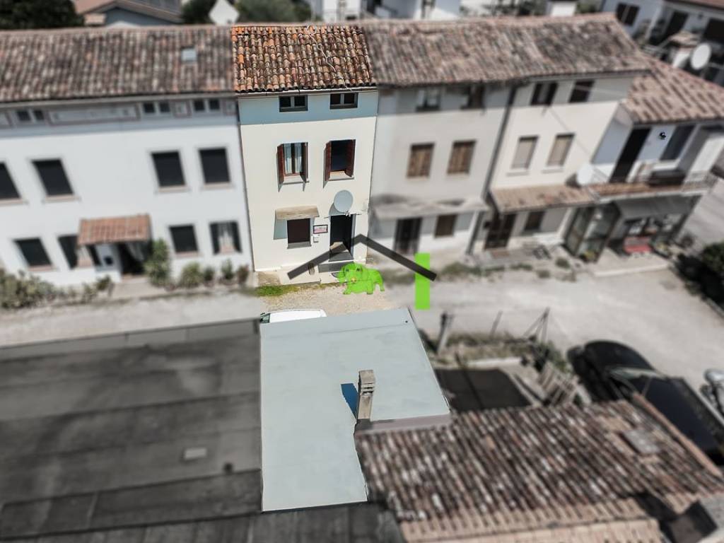casa indipendente in vendita a Caneva in zona Stevenà