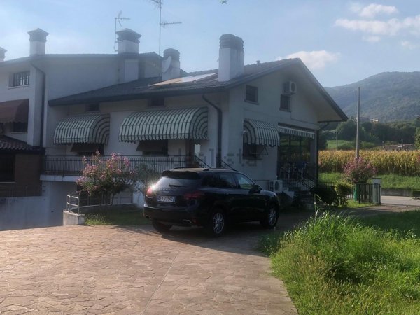 casa indipendente in vendita a Caneva in zona Fratta