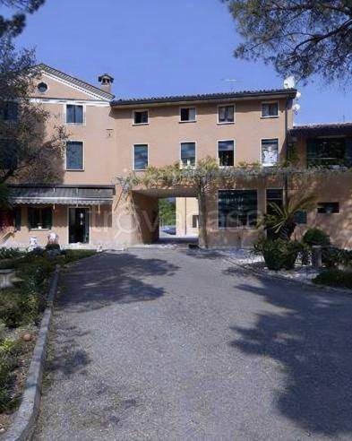 casa indipendente in vendita a Caneva in zona Fratta