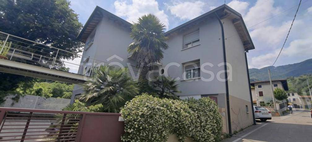 casa indipendente in vendita a Caneva in zona Sarone