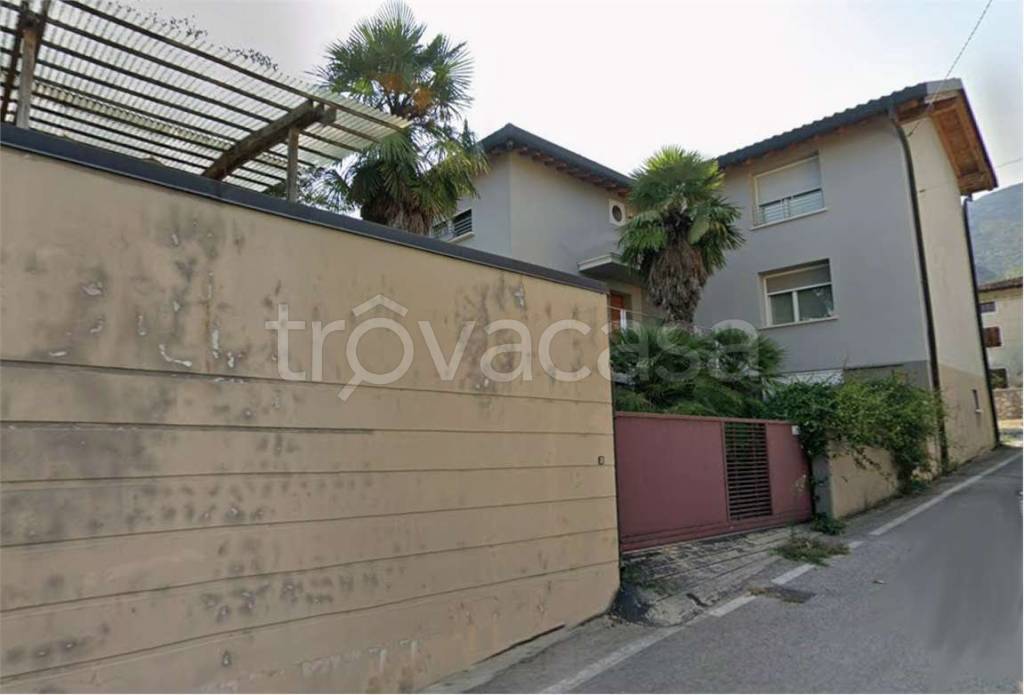 casa indipendente in vendita a Caneva in zona Sarone
