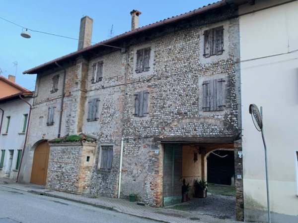 casa indipendente in vendita a Casarsa della Delizia in zona San Giovanni