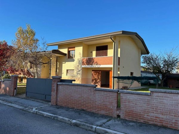 casa indipendente in vendita a Casarsa della Delizia