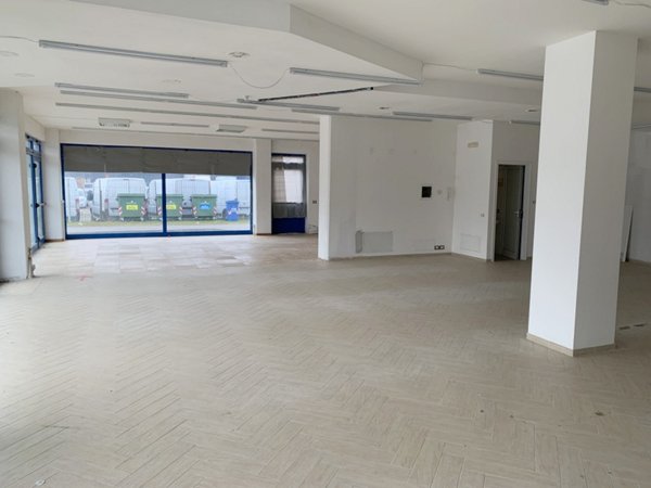 negozio in vendita a Casarsa della Delizia