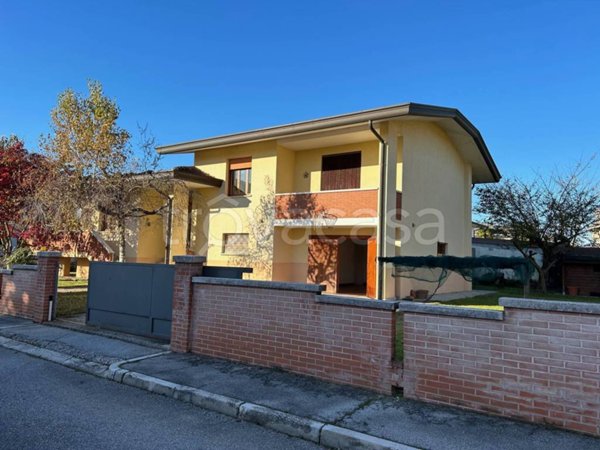 casa indipendente in vendita a Casarsa della Delizia
