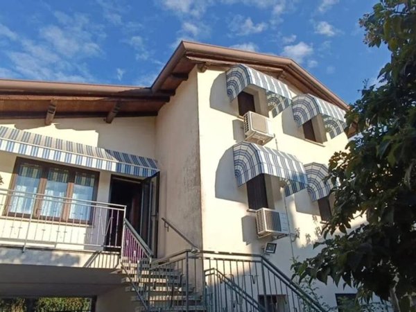 intera palazzina in vendita a Casarsa della Delizia in zona San Giovanni