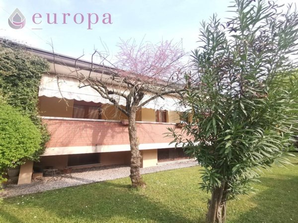 casa indipendente in vendita a Casarsa della Delizia