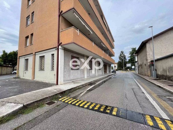 negozio in vendita a Casarsa della Delizia
