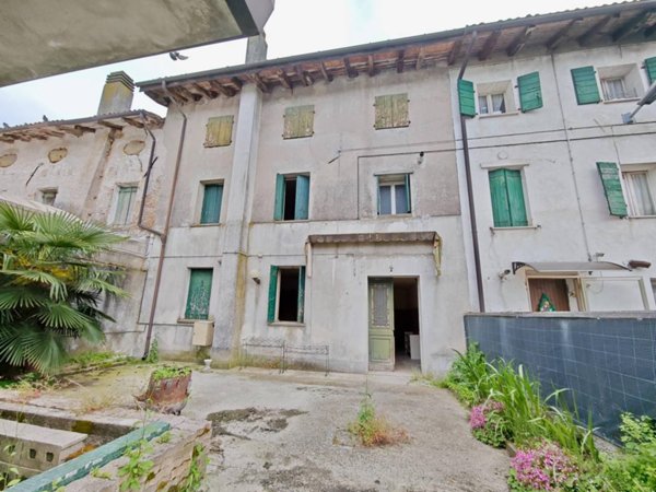 casa indipendente in vendita a Casarsa della Delizia