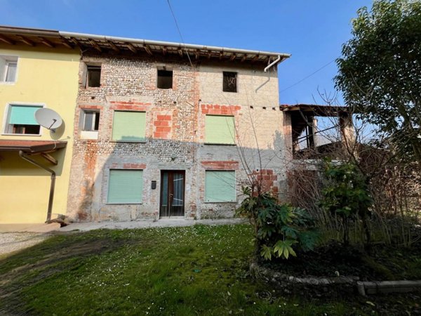 casa indipendente in vendita a Casarsa della Delizia in zona San Giovanni