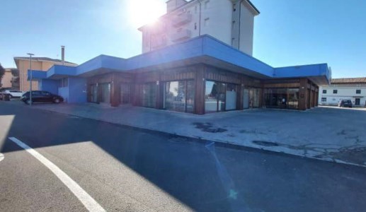 negozio in vendita a Casarsa della Delizia
