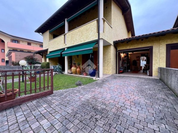 casa indipendente in vendita a Casarsa della Delizia