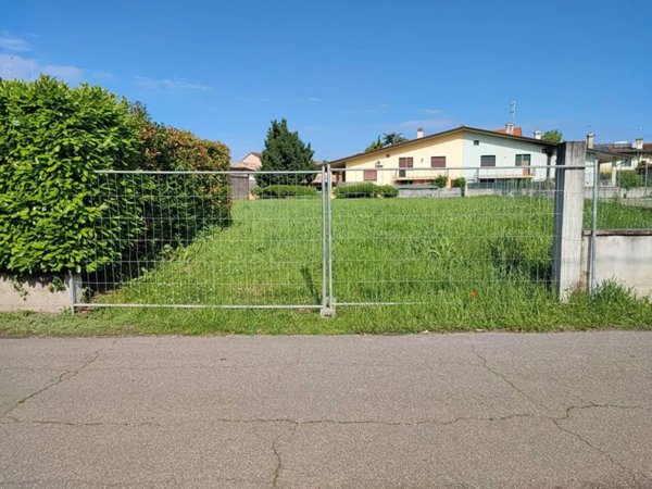 terreno edificabile in vendita a Casarsa della Delizia