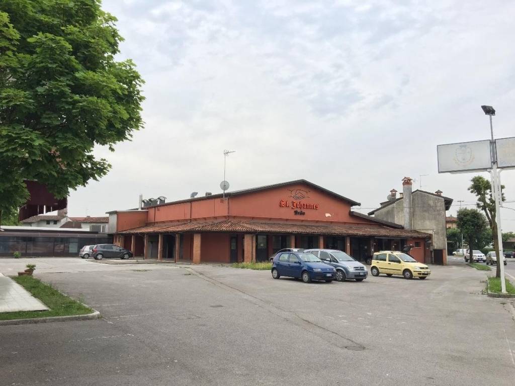 negozio in vendita a Casarsa della Delizia in zona San Giovanni