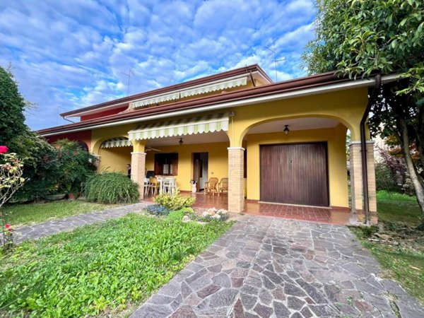 casa indipendente in vendita a Casarsa della Delizia