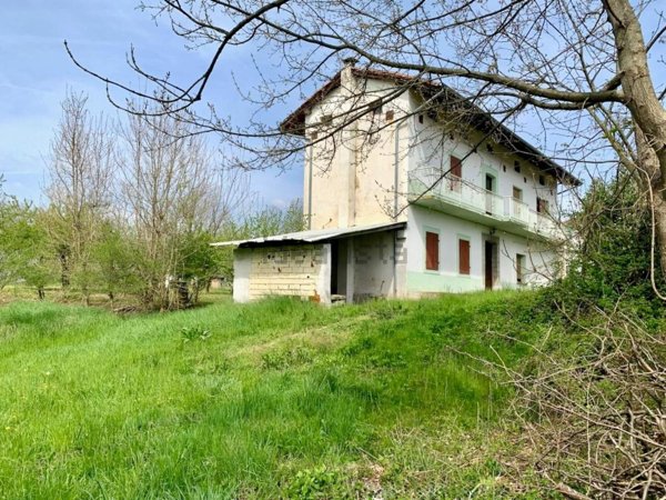 casa indipendente in vendita a Castelnovo del Friuli