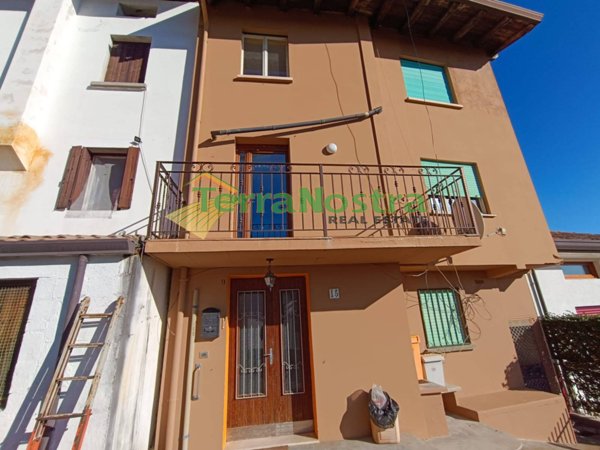 casa indipendente in vendita a Castelnovo del Friuli in zona Oltrerugo