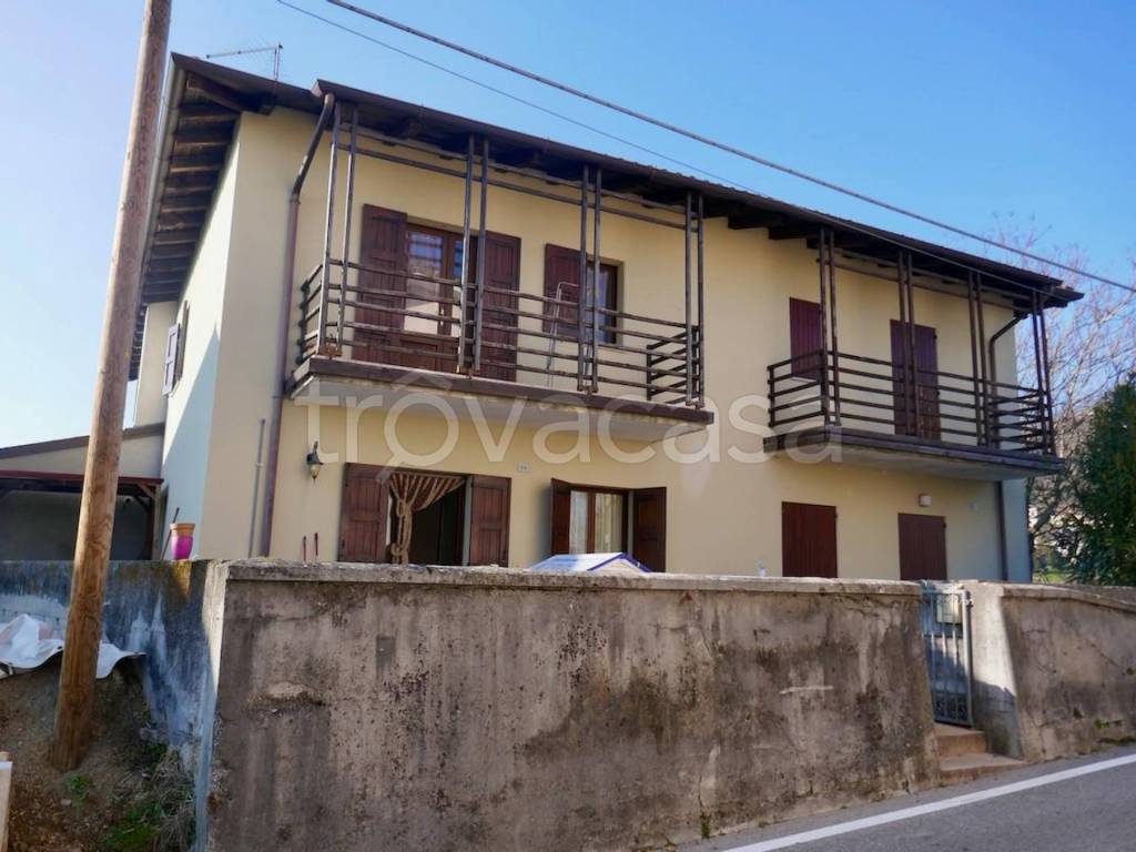 casa indipendente in vendita a Castelnovo del Friuli in zona Oltrerugo