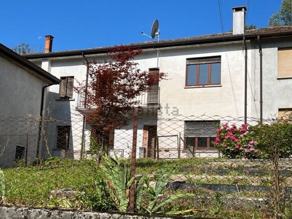quadrivano in vendita a Castelnovo del Friuli