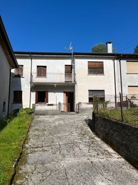 casa indipendente in vendita a Castelnovo del Friuli in zona Almadis