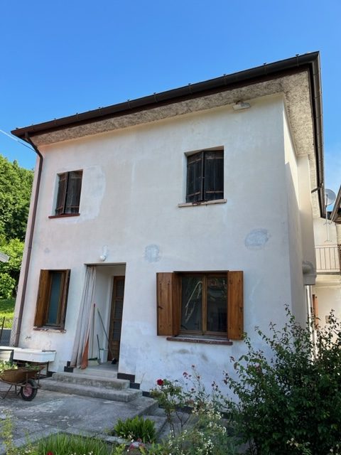 casa indipendente in vendita a Castelnovo del Friuli in zona Almadis