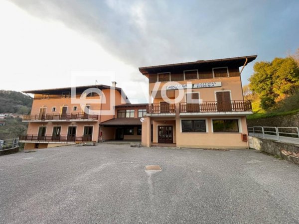 locale commerciale in vendita a Castelnovo del Friuli in zona Paludea