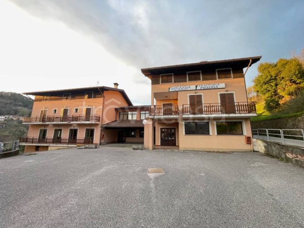 negozio in vendita a Castelnovo del Friuli