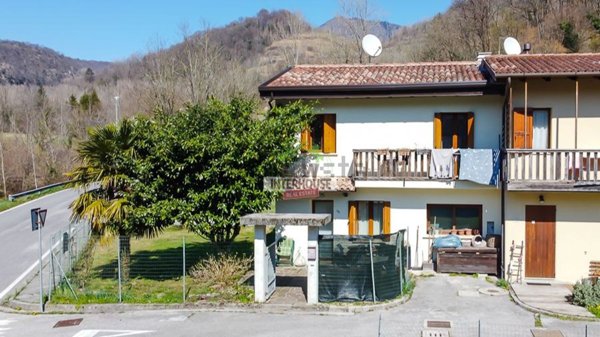 casa indipendente in vendita a Castelnovo del Friuli