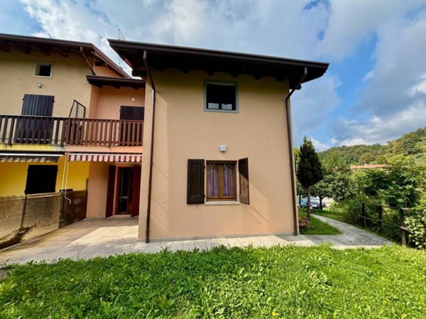 casa indipendente in vendita a Castelnovo del Friuli in zona Vigna