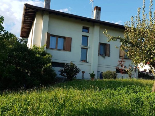casa indipendente in vendita a Castelnovo del Friuli