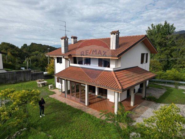 casa indipendente in vendita a Castelnovo del Friuli