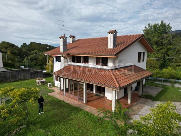 casa indipendente in vendita a Castelnovo del Friuli